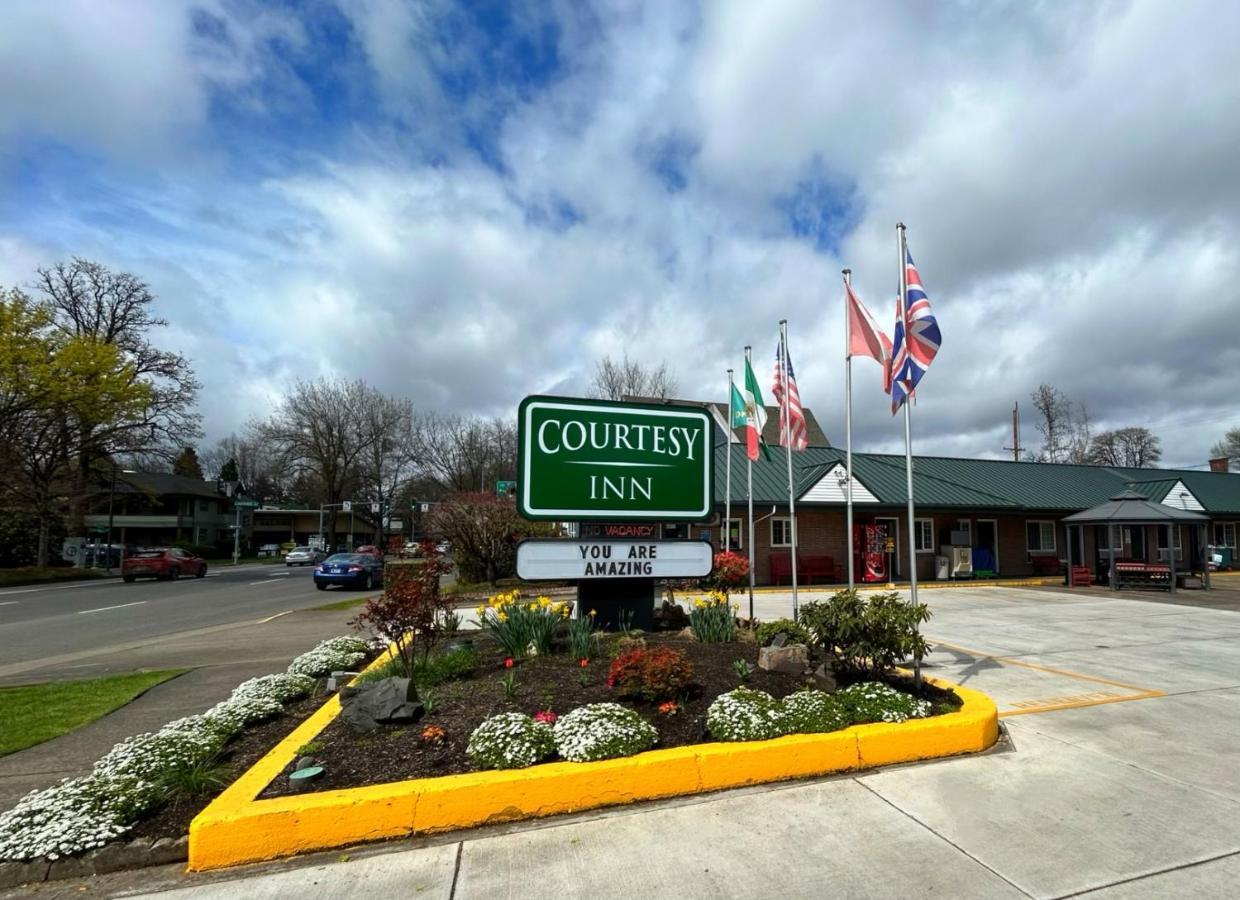 Courtesy Inn Downtown Eugene Exterior photo